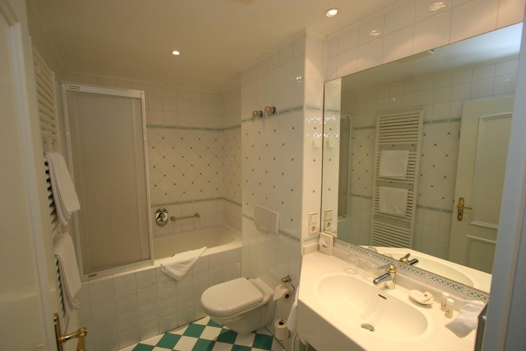 Park Hotel Am Schloss Ettringen (Rhineland-Palatinate) Quarto foto