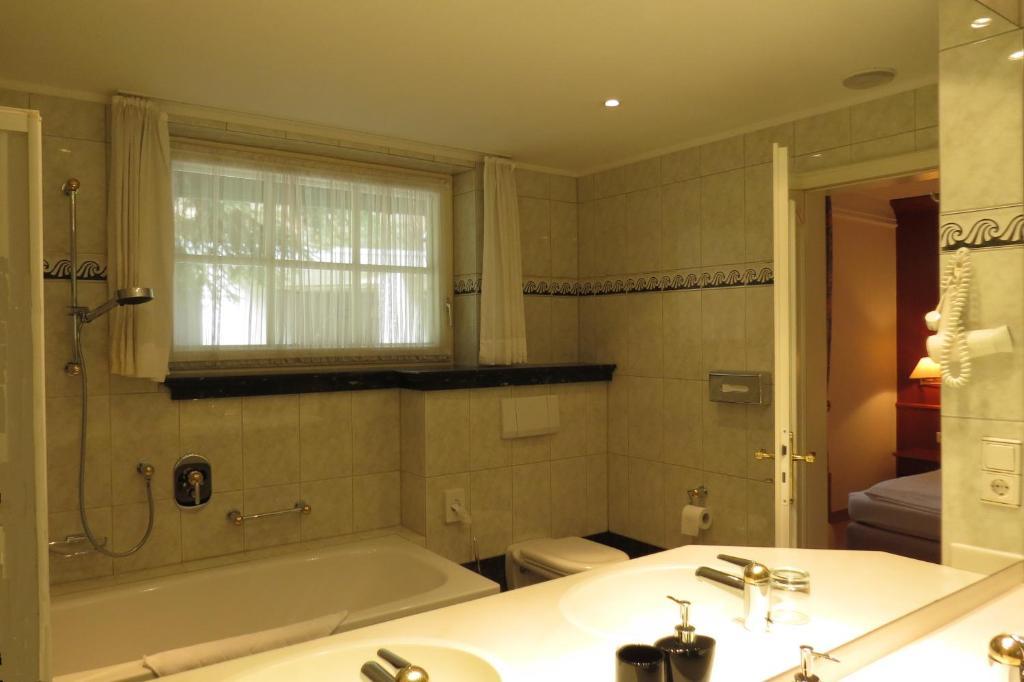 Park Hotel Am Schloss Ettringen (Rhineland-Palatinate) Quarto foto